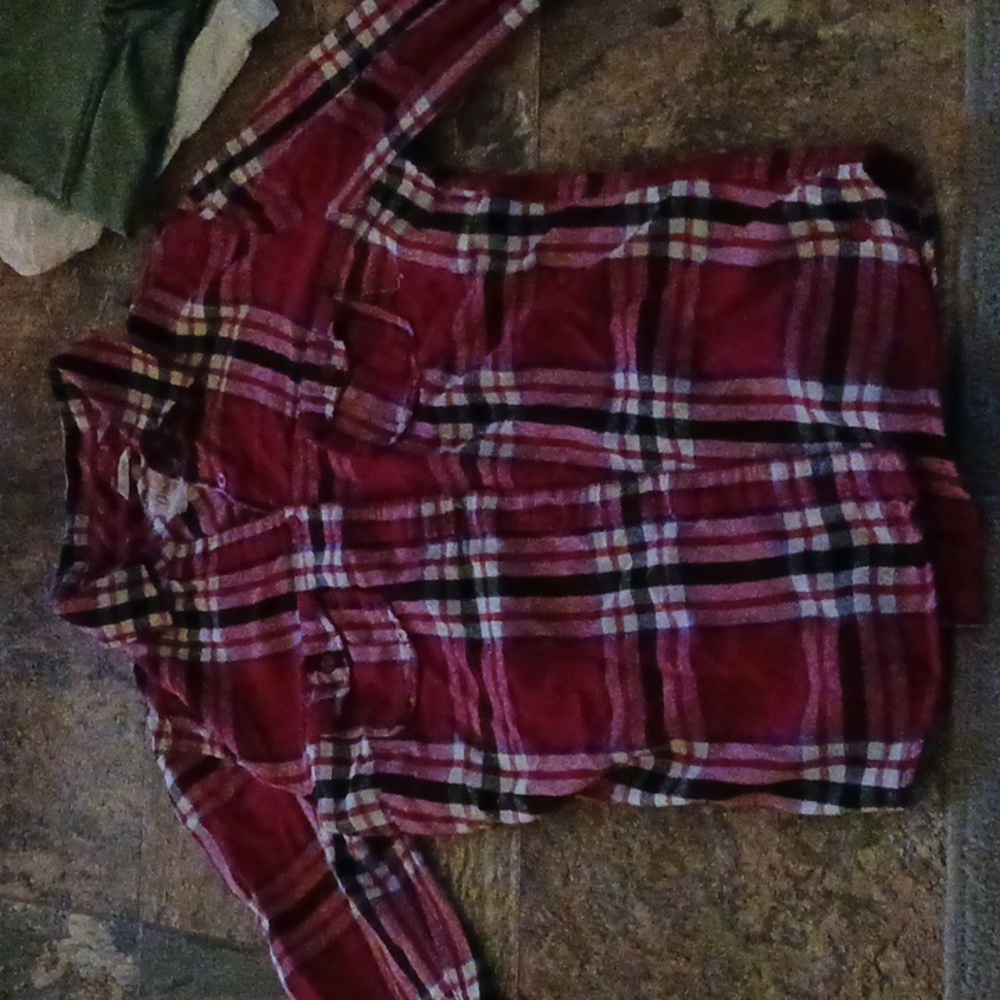 Red and black Aeropostale plaid shirt